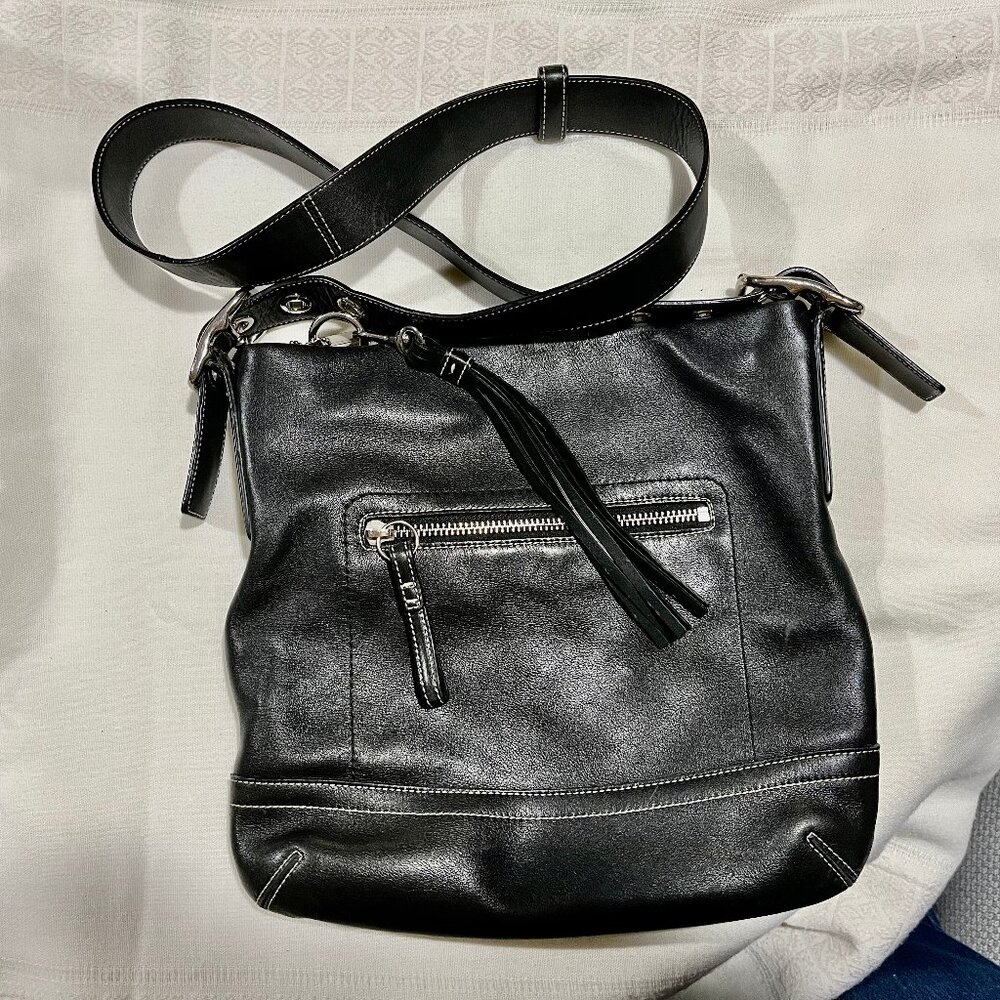 Vintage (2006) Coach Black Shoulder Bag - EUC